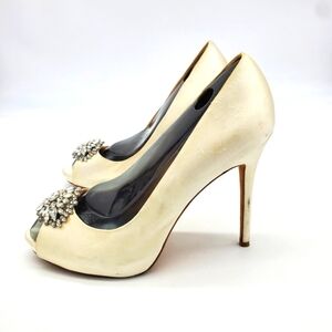 Badgley Shoes Women 9M Mischka Jeannie Ivory Satin Evening Platform Bridal Pumps